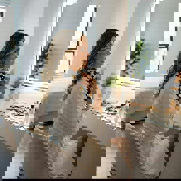 Anyyou Fashion Premium Satin Square Scarf – Daisy Black Silk-Feel Neckwrap for Women