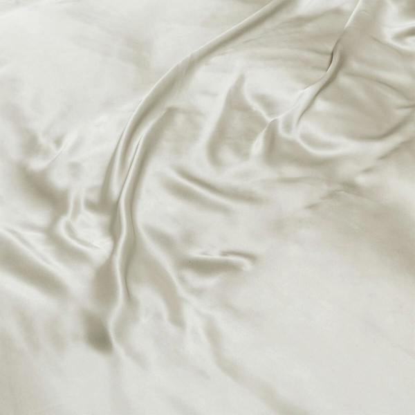 Ivory Mulberry Silk 30cm Standard Fitted Sheets close-up detail 7 | Soak and Sleep