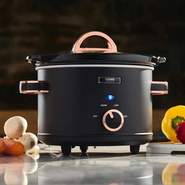 Cooks Professional 2.5L Slow Cooker | Black / Rose Gold