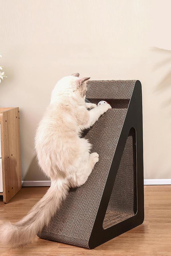 Living and Home Triangle Cat Scratching Post with Bell Ball， Easy to Install, Shavings Free, Scratch Resistant Sofa Cat Scratching Board