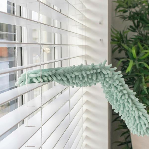 JVL Extendable Flexible Duster - Green