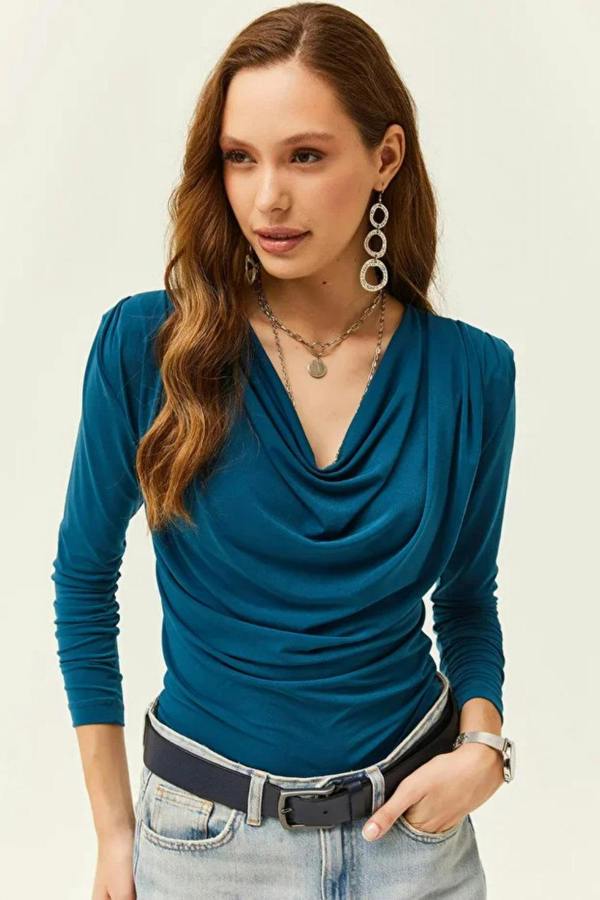 Hoxton Gal Padded-Pleated V-Neck Blouse