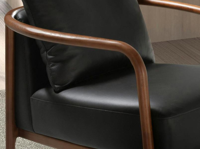 Angel Cerdá Black Leather Armchair 5178
