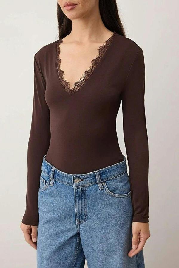 WOVCOR V-Neck Lace Detailed Bodysuit