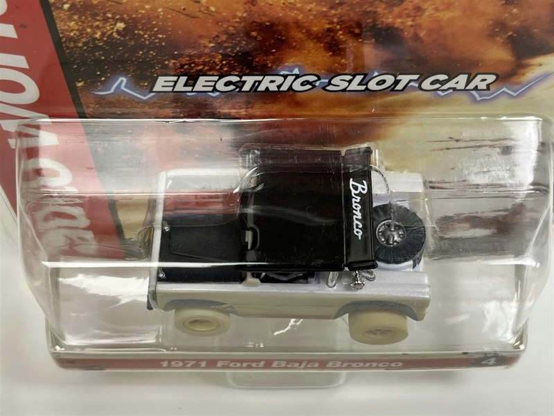 Auto World Slot Cars 1971 Ford Baja Bronco Chase Model X Traction Off Road HO Scale SC375-4