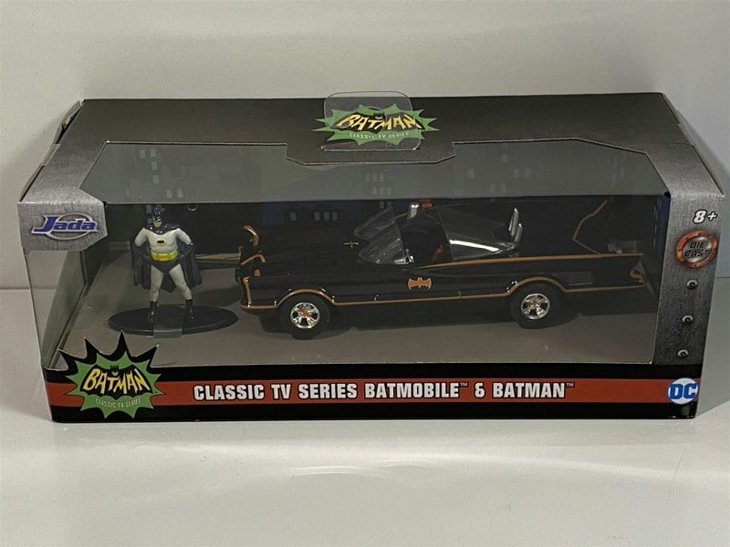 batman 1966 batmobile with figure 1:32 scale jada 31703