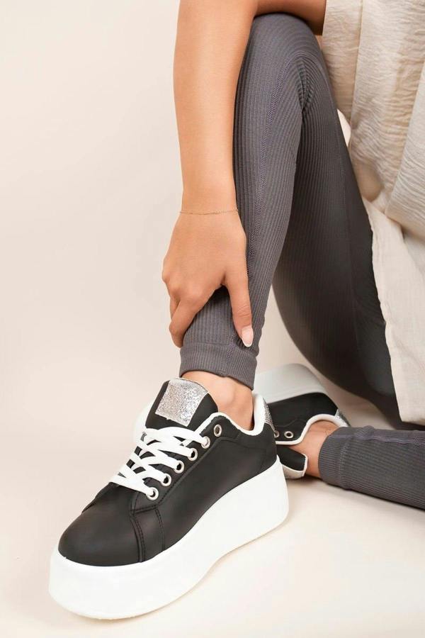 Sarina Chunky Glitter Detail Trainers With Bee Charm - Black