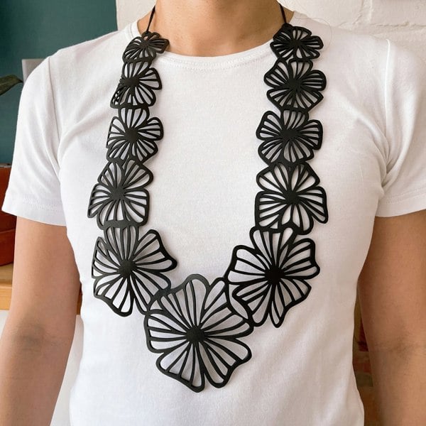 Paguro Canna Handmade Long Floral Necklace