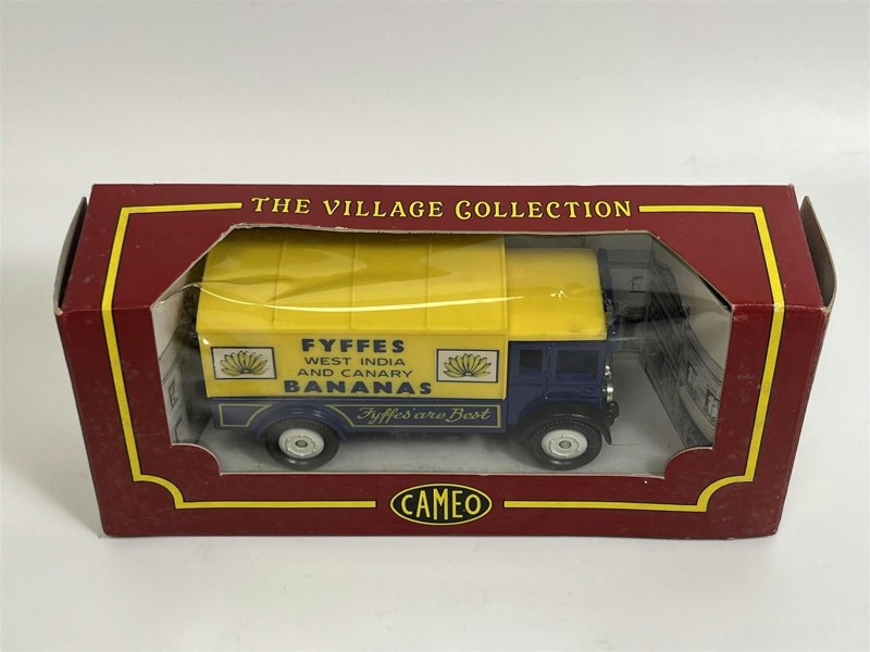 MCSlots The Village Collection Fyffes Bananas Cameo From Corgi VCC05D S6