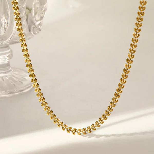 Elk & Bloom 14K Gold Leaf Chain Choker Necklace