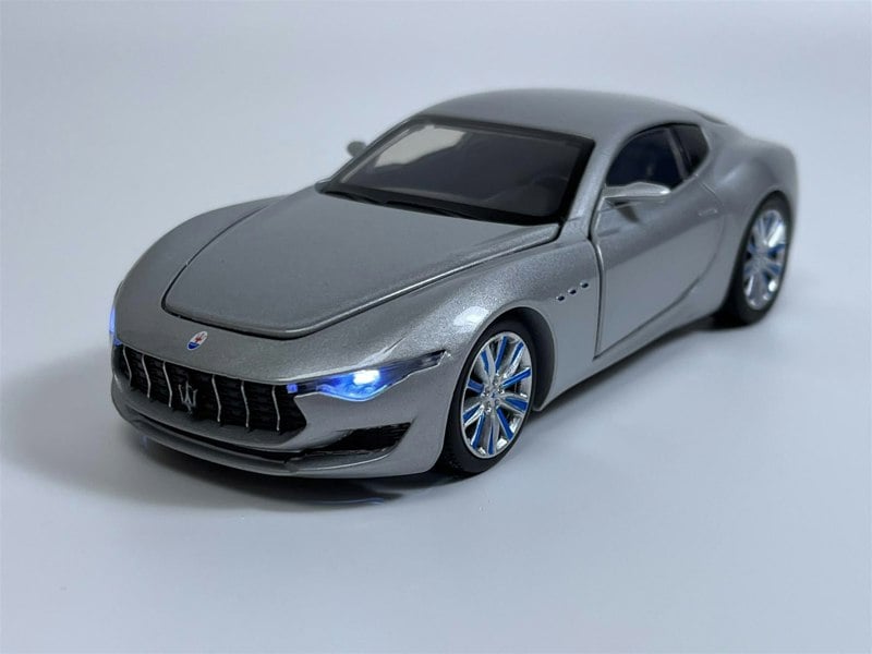 Tayumo Maserati Alfieri 2014 Concept Silver LHD 1:32 Light & Sound Tayumo 32125012