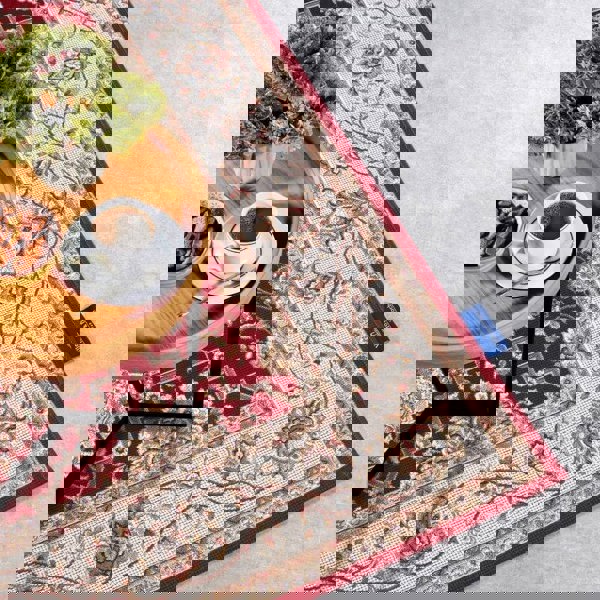 The Rugs Vintage Bordered Indoor-Outdoor Rug