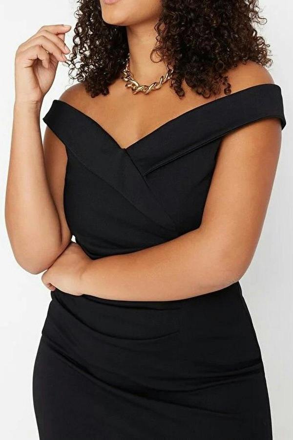 WOVCOR Body-Fitting Knitted Plus Size Dress with Gathering Detail