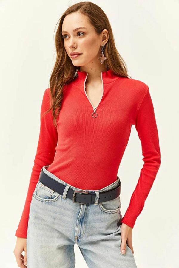 Hoxton Gal Zippered Turtleneck Stretch Blouse