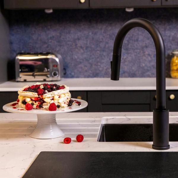 Flode Runda | Kitchen Sink Mixer with Pull out Spray | Matt Black | Square Head
