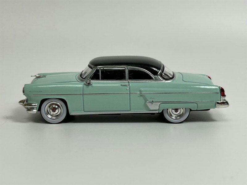 Mini GT Lincoln Capri 1954 Parklane Green Bloomfield Green LHD 1:64 Mini GT MGT00623L