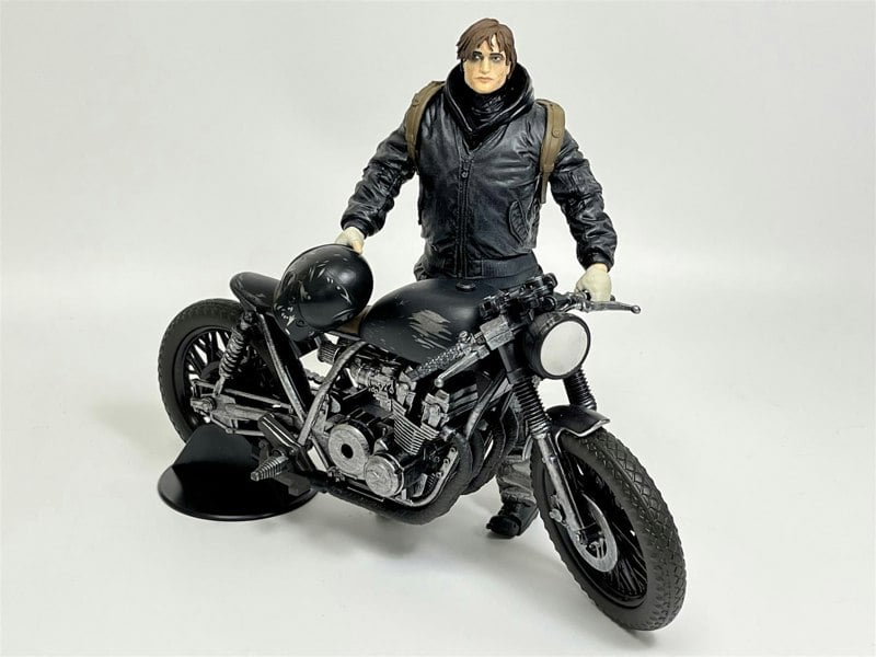 McFarlane The Batman Bruce Wayne And Motorcycle 2 Part Set 19 cm 24 cm McFarlane MCF15104 MCF15711