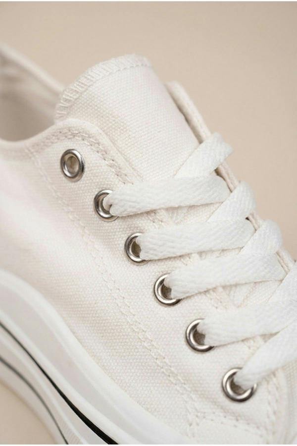 Saoirse Low Top Canvas Trainers - White
