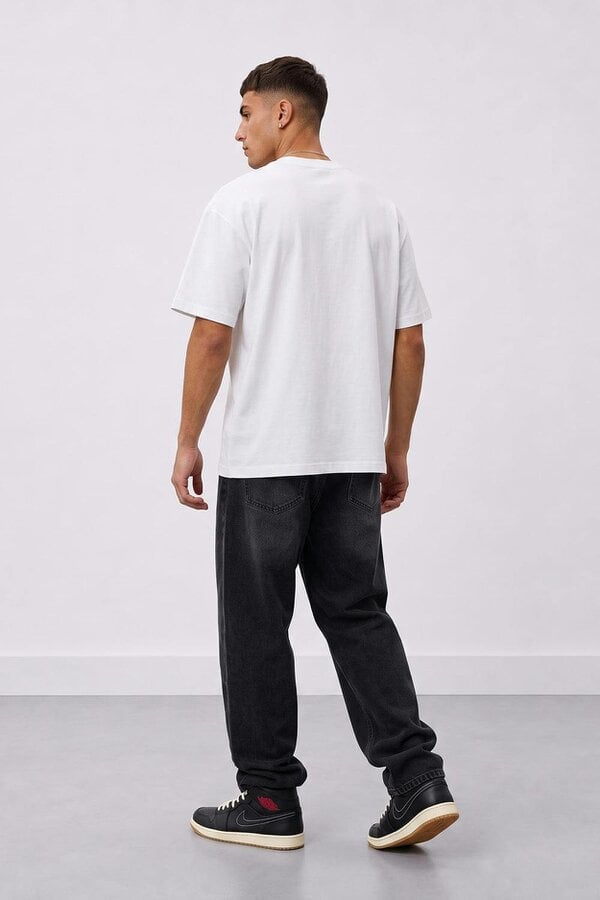 London Attitude Worldwide Global Edition Oversized Heavyweight Graphic T-Shirt in White