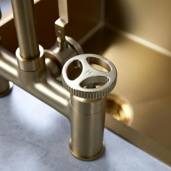 Flode kraft | Industrial Bridge Style 3 in 1 Instant Boiling Tap | Brushed Brass Finish