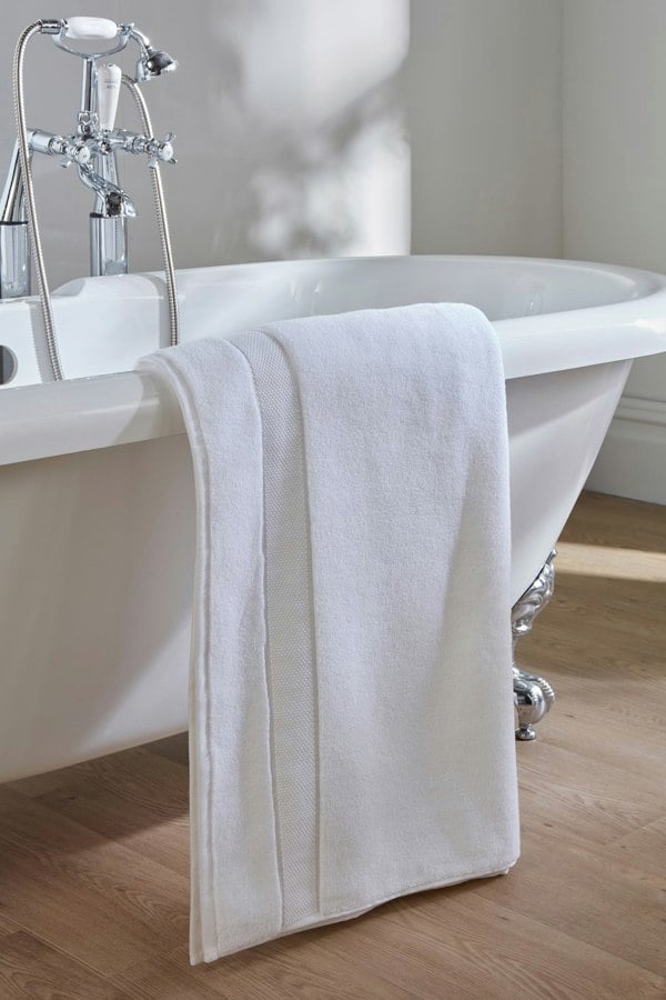 Pretty You London Bamboo Bath Sheet