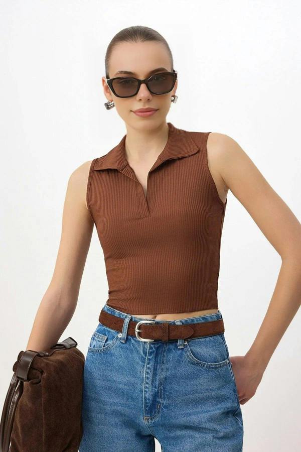 WOVCOR Fitted Polo Collar Crop Stretch Knit Blouse