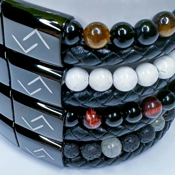 RUNESILK Leather, Onyx and Red Tiger's Eye Bead Bracelet