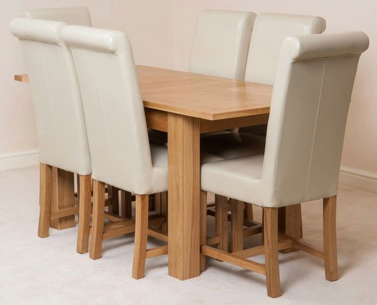 That's Furniture Hampton Small Oak Extending Dining Table with Washington Leather Chairs