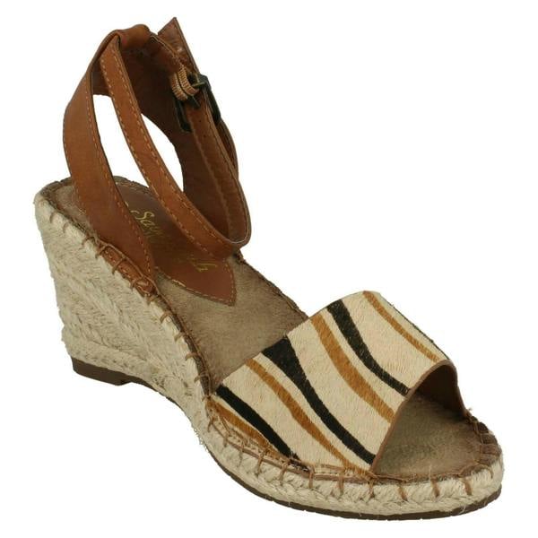 Savannah Ladies Savannah Casual Buckle Sandals