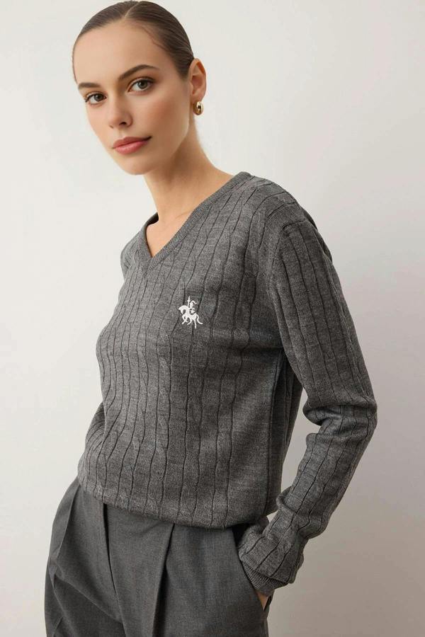 WOVCOR Horse Embroidered V-Neck Cable Knit Sweater