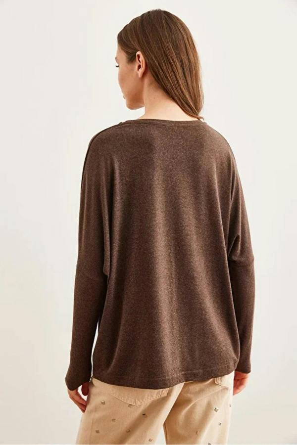 Hoxton Gal Crew Neck Batwing Wool Sweater