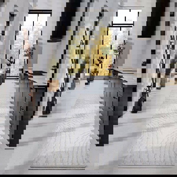 High Pile White Rug Pigment – Geometric Design