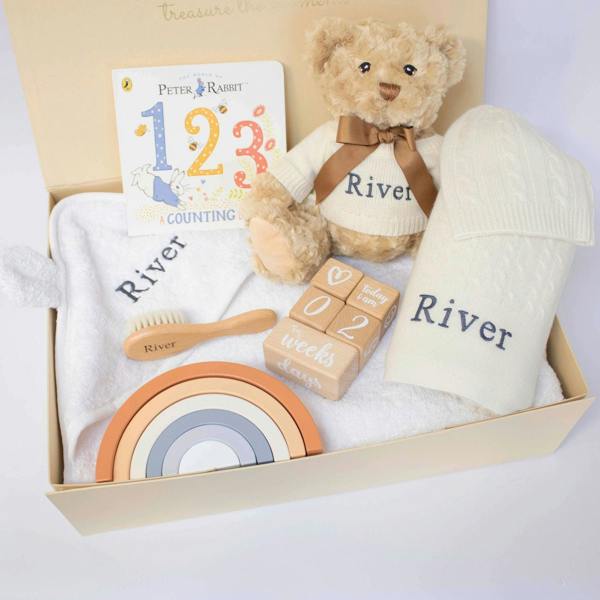 The Baby Gifting Company Ultimate Luxury Cashmere Gift Set in Ivory