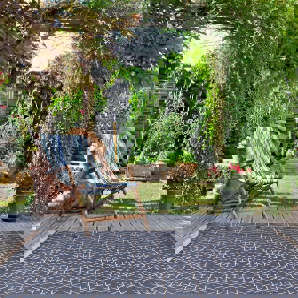 Trailing Leaves Design Reversible Outdoor Rug in Grey & Blue