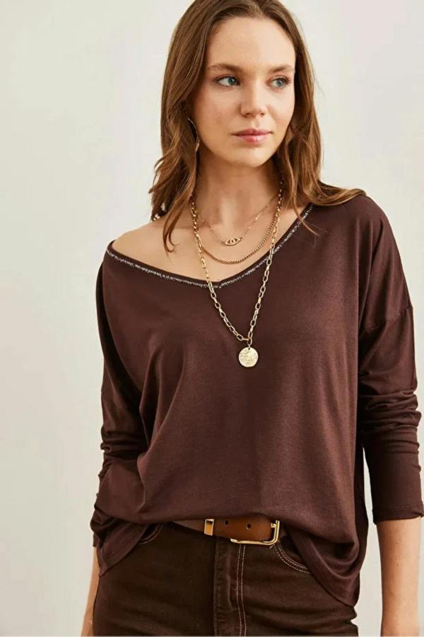 Hoxton Gal V-Neck Viscose Blouse with Silver Stitching Details