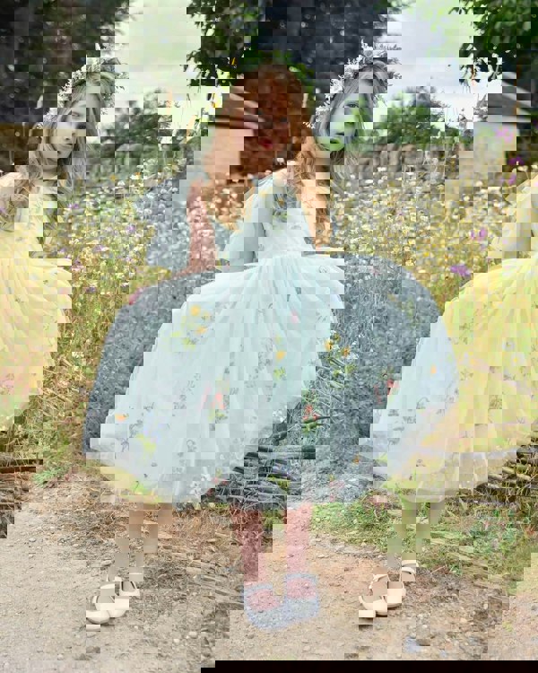 pretty girl modellimg dress