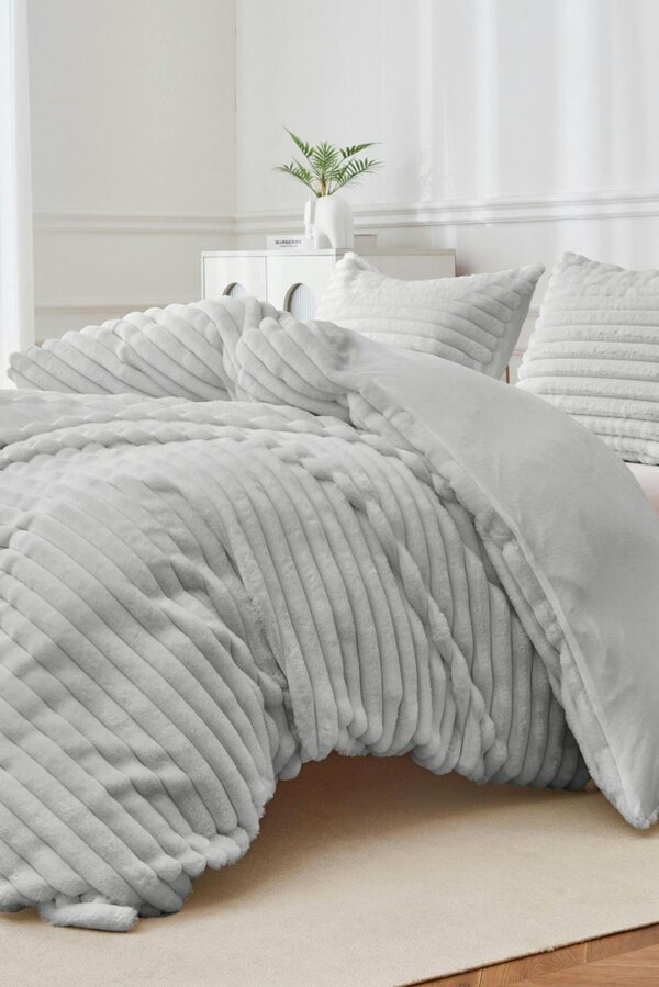 Ezysleep Super Soft Luxury Faux Fur Stripe Duvet - Silver