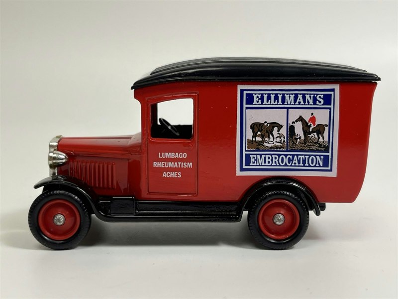 MCSlots Dennis Parcels Van 1934  Hudsons Soap Days Gone Lledo 16031D B4