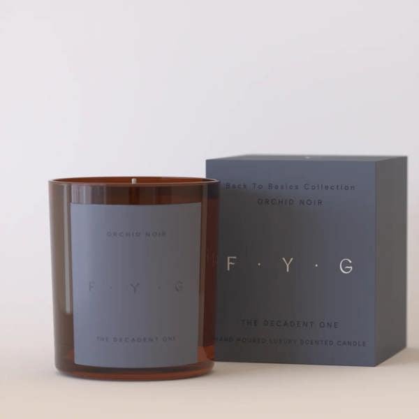 luxurious heart of orchid and lotus wood, blended with top notes of ylang, bergamot and truffle