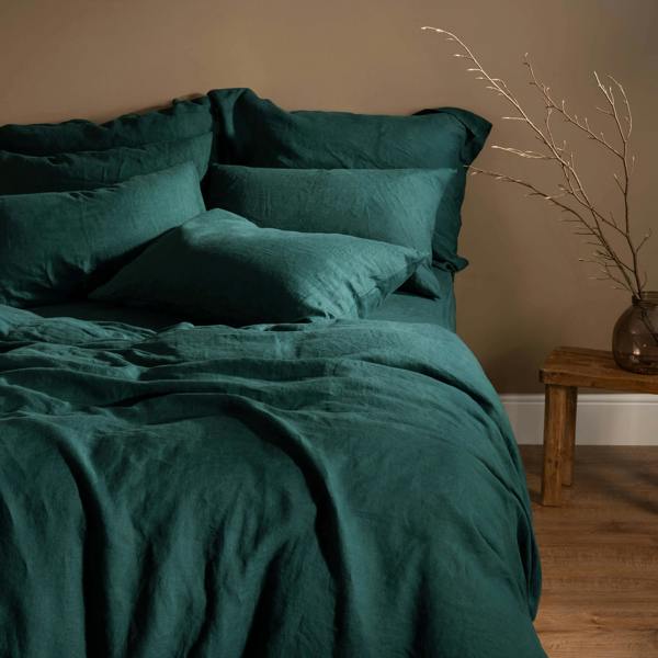 Dark Emerald French Linen Bed Sets Superking - breathable, natural, close-up detail 1 | Soak and Sleep
