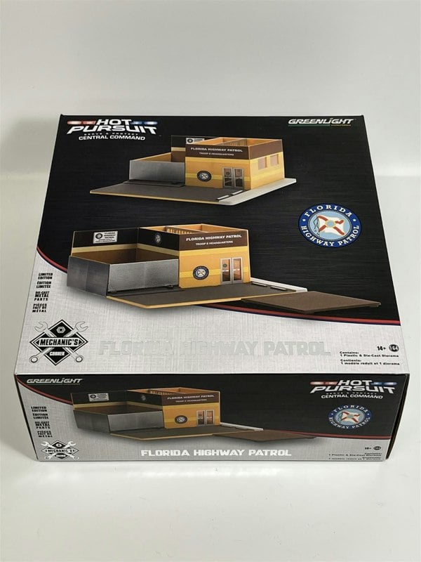 Greenlight Hot Pursuit Florida Highway Patrol Central Command Diorama 1:64 Scale Greenlight 57091
