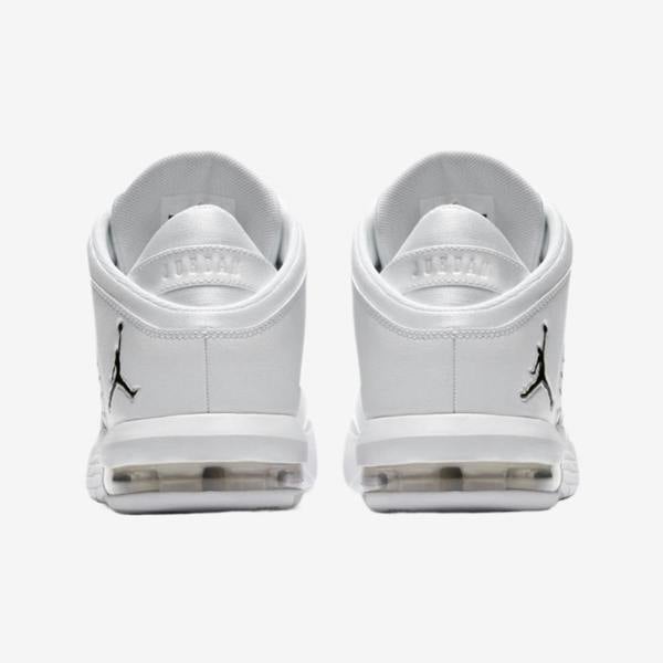 Nike Sneakers   in  White