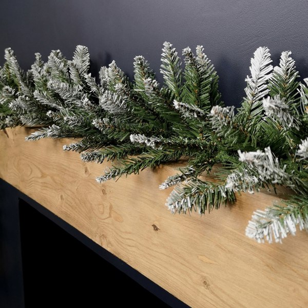 Samuel Alexander 2.7m x 25cm Snow Tipped Plain Christmas Garland with 200 Tips