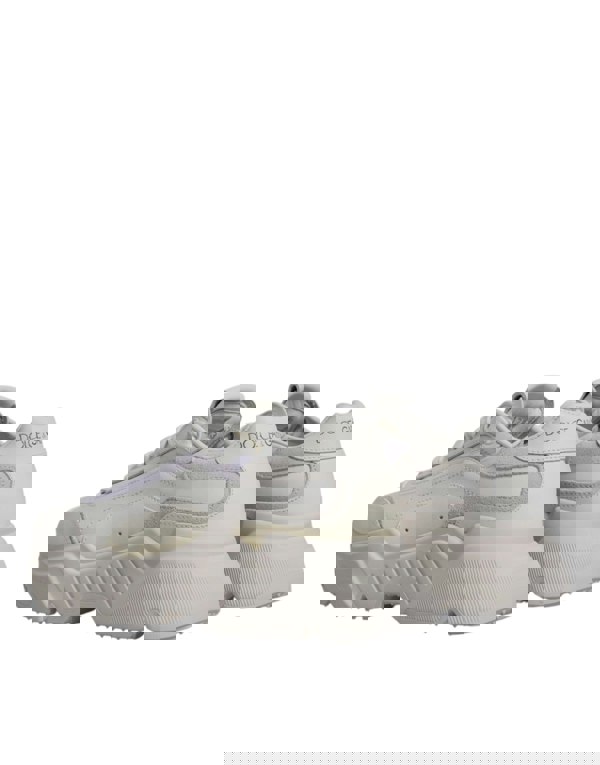 186243599.jpg