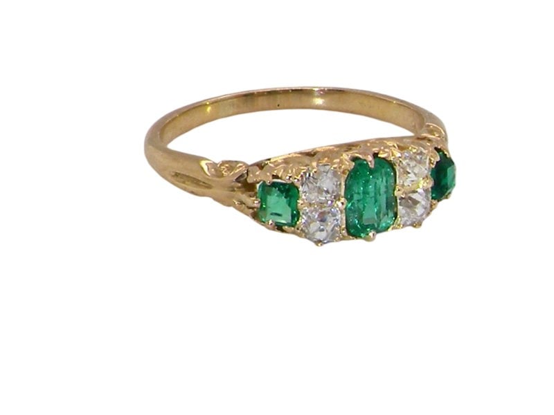 Vintage Tom An exceptional antique Emerald and Diamond Ring