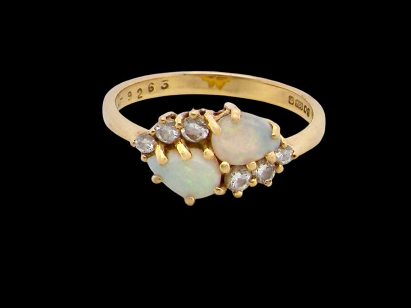 opal and diamond ring
