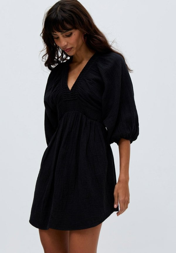 Soipoi Ruched V-Neck Mini Dress In Black