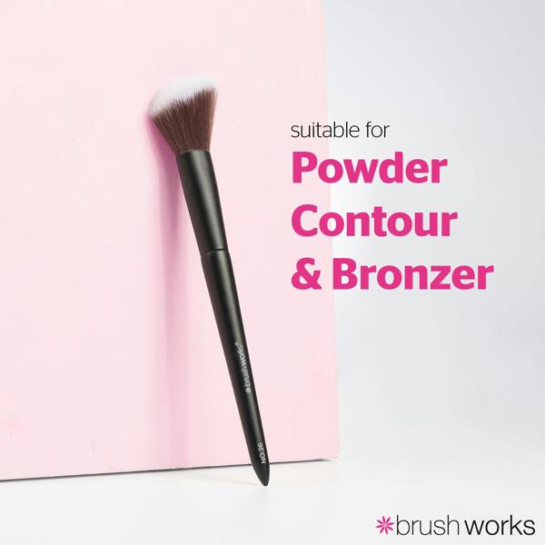 Brushworks No. 26 Angled Contour Brush