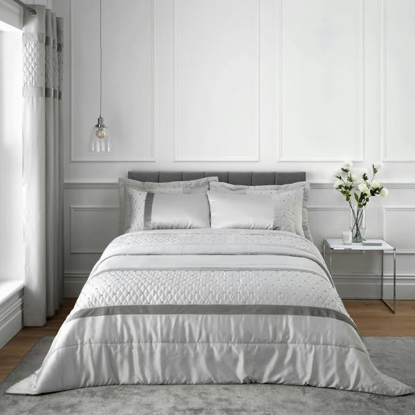 Catherine Lansfield Sequin Cluster Bedspread