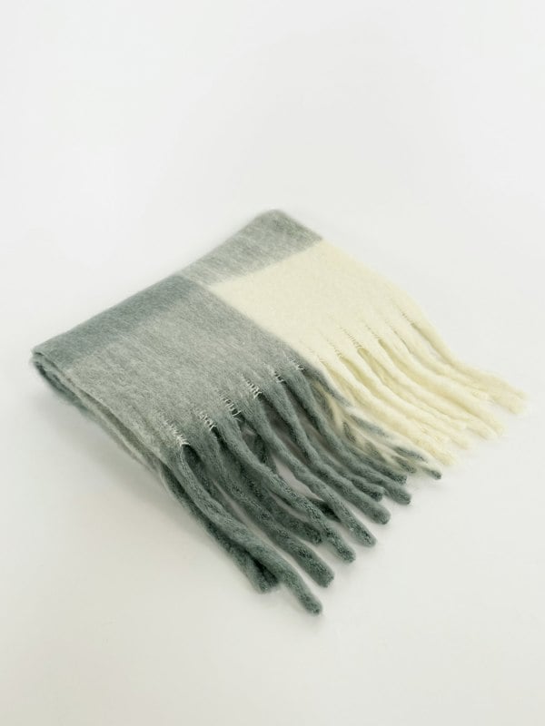 SVNX Chunky Grey and White Check Scarf